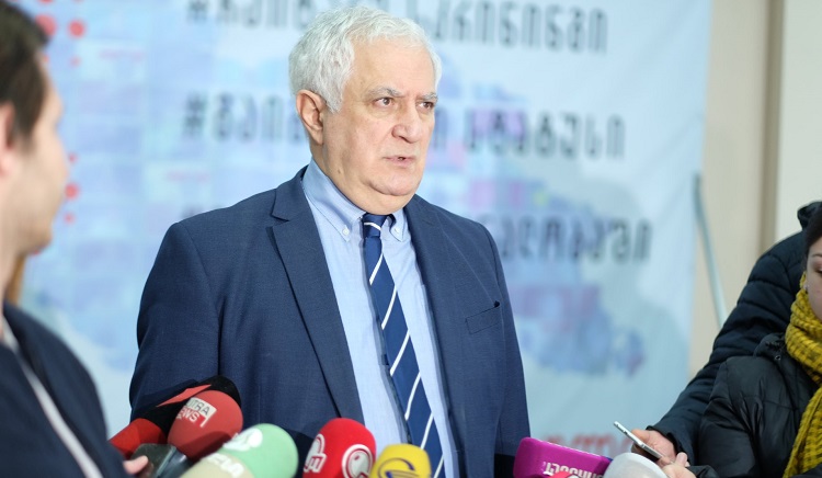 “ინფექციამ არ იცის, ვინ ვისი შვილია, ყველას თანაბრად ეხება” – ამირან გამყრელიძე