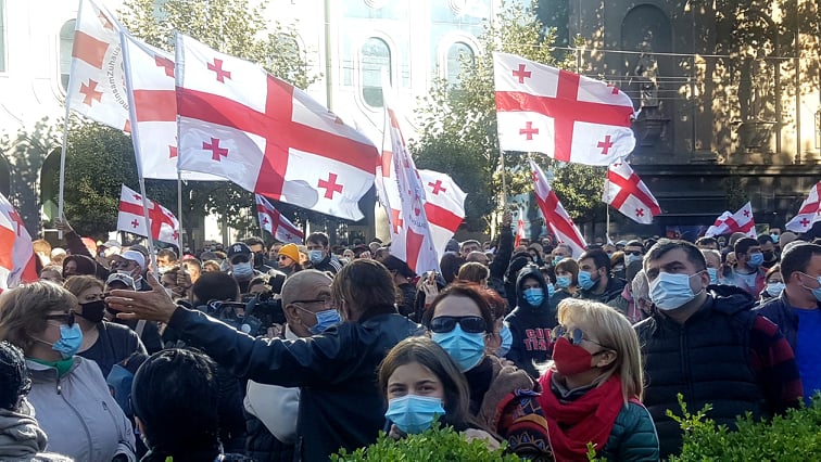 “წამზომი ჩართულია და ივანიშვილს 20:00 საათამდე აქვს დრო” – ოპოზიციურმა პარტიებმა ხელისუფლებას სამი მოთხოვნით მიმართა