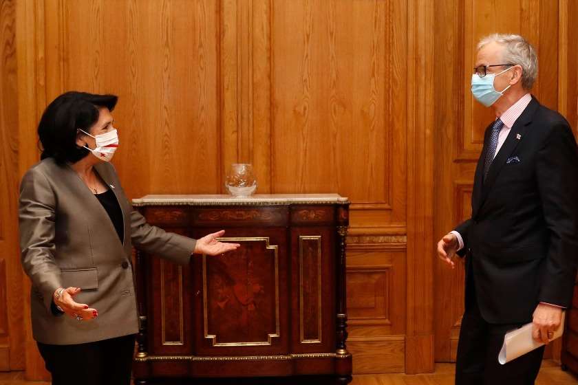 ორბელიანების სასახლეში სალომე ზურაბიშვილისა და კრისტიან დანიელსონის შეხვედრა მიმდინარეობს