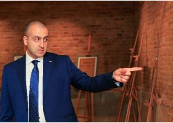 „განვმარტავ, ნააგენტარი „ჟურნალიუგებისა“ და ნაპუტჩისტარების გასაგონად“ – გიორგი გამსახურდია