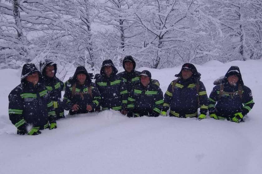 მაშველები, რომლებმაც გომის მთაზე დაკარგული ახალგაზრდები გადაარჩინეს (ფოტო)