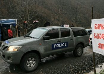 თვითმკვლელობა ნამოხვანში – 30 წლამდე მამაკაცი რიონში გადახტა – დეტალები