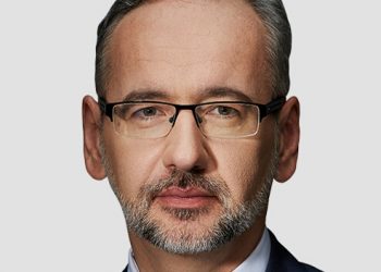 პოლონეთში 15 მაისიდან ღია სივრცეში ნიღბების ტარების ვალდებულებაც მოიხსნება