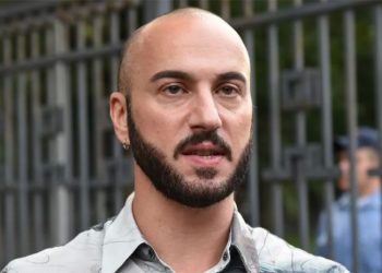 (ვიდეო) – “ბოდიშის მოხდისაც შემრცხვა, ახლა გაიგებს…” – “ოცნების” რომელ დეპუტატზე საუბრობს გიორგი გაბუნია?