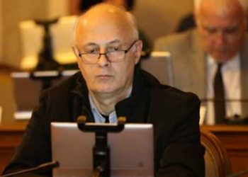 ერეკლე კუხიანიძემ გრიბოედოვის ძეგლზე ანტირუსული წარწერები წაშალა – “დადგა დრო გავწმინდოთ ქვეყანა პოლიტიკური ნაგვისგან…”