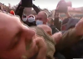 (ვიდეო) – დაკავება “ოცნების” ოფისთან – დეტალები