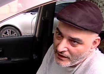 გავაფრთხილე, რომ ეტლითმოსარგებლე ვარ, შუბლზე მომაბჯინეს იარაღი და  ტელეფონი წამართვეს – დაკავებული აქტივისტის მამა