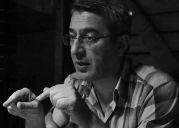 “ნწუ, ნწუ, ნწუ … პრემიერი დაინფიცირდა, ნწუ, ნწუ, ნწუ, უმრავლესობის ლიდერი დაინფიცირდა – ოეე, ოცნებაა … რა „ძიშოვი ხოდებია“  – დათო ხვადაგიანი