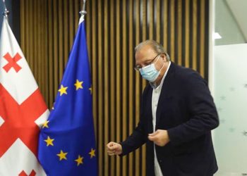 გრიგოლ ვაშაძემ შარლ მიშელის დოკუმენტს ხელი მოაწერა