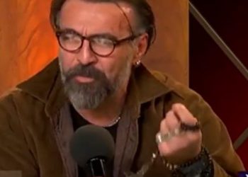 (ვიდეო) – “კვერცხი კი არა ავტომატის ჯერი უნდა მიუშვა ამ ღორებს, ვინ ხართ, რა უფლება გაქვთ ვაჟა ფშაველაზე ილაპარაკოთ?”