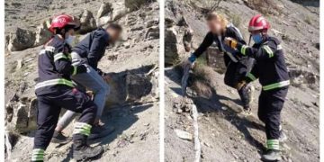 გოგიას ციხეზე ასულ უცხოელებს მაშველები უკან ჩამოსვლაში დაეხმარნენ (ფოტო)