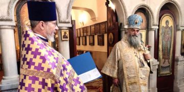 მიტროპოლიტმა ნიკოლოზმა რუს დეკანოზთან ერთად მოსკოვის ეკლესიაში ლიტურგია აღავლინა