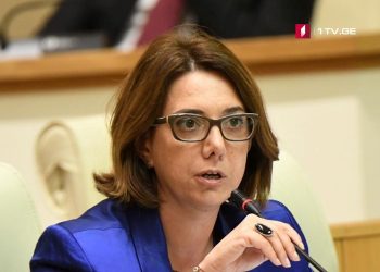 დარბაზიდან მინდა მივესალმო ნიკა მელიას და გიორგი რურუას და გამოვთქვა იმედი, შეთანხმება, გახდეს ნაბიჯი პოლარიზაციის დასრულების – სამადაშვილი