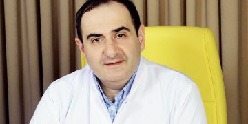 ნაადრევი იყო ბაღების გახსნა – გუშინ 4 პაციენტი მყავდა, პრაქტიკულად მესამე ტალღა გვაქვს – პედიატრი თემურ მიქელაძე