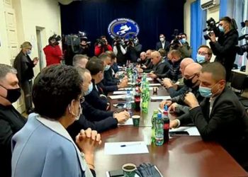 „არ ვაპირებთ უკან დახევას“ – ოპოზიცია „15 მაისის შტაბს” ქმნის