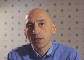 იმ ბოროტებას, რომელიც ჩვენ გვაქვს სკოლებში, მირჩევნია, ბავშვებს ნაკლები ურთიერთობა ჰქონდეთ თანატოლებთან – რატომ ხედავს თავის ადგილს განათლების კომიტეტში ვახტანგ მეგრელიშვილი?