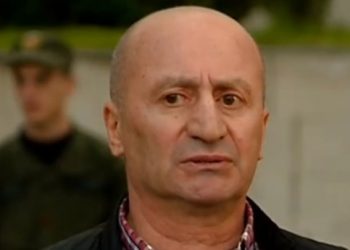 “…დაინახა რომ სარალიძეს ზურგში ჩაარტყეს და და დაარტყა მენაბდეს… მან აღიქვა რომ მენაბდე უფრო დიდ საფრთხეს წარმოადგენდა სარალიძისთვის…” – რას უყვება კალანდიას ადვოკატი “ალიას”