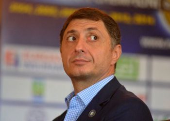 გიორგი გახარიას რა ფოტოებს აქვეყნებს აჩი არველაძე
