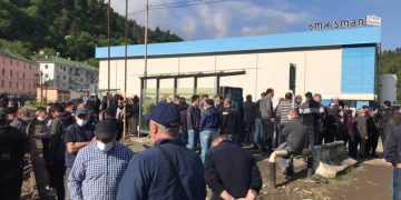 ბორჯომის ჩამომსხმელი ქარხნების მუშები გაიფიცნენ