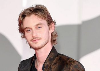 თავს დამესხნენ, ვულგარული და აგრესიული ფორმითაც მომმართეს – ლუკა ჩიქოვანი