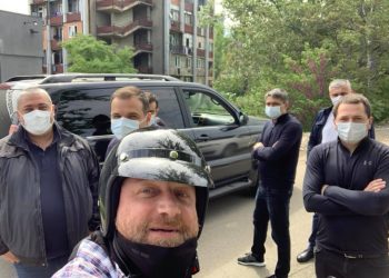 ბებია-ბაბუის საფლავზე არ მიმიშვეს… და მაინც მე ვარ ამ ქვეყანაში ტრადიციების და ქართველობის ნომერ პირველი მტერი – ზურაბ ჯაფარიძე