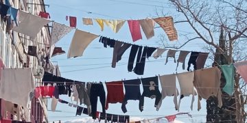 “ადამიანები არსებობენ, რომლებსაც ერთი მთელი შარვალი არ აბადიათ. ვაგრძელებთ ნივთების შეგროვებას…” – აკა სინჯიკაშვილი