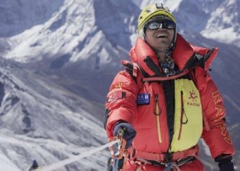 უსინათლო ალპინისტმა ევერესტი დაიპყრო