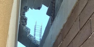 ქარმა თბილისში მშენებარე კორპუსის კედელი წააქცია