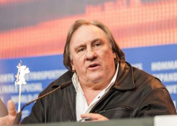 გგონიათ, დეპარდიემ იცის, რომ აფხაზეთი საქართველოა? ვი­ცო­დი, პუ­ტინ­ს ზურ­გი შე­აქ­ცია, ჩავ­თვა­ლე, ყვე­ლა ბა­რი­ე­რი მოხ­სნი­ლი იყო  – კოკოჩაშვილის ფილმის პროდიუსერი