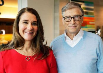 ბილ და მელინდა გეითსები 27-წლიან ქორწინებას ასრულებენ