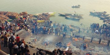 ინდოეთში მდინარე განგი ცხედრებით გაივსო – სანაპიროზე პოლიცია პარტულირებს