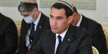 თურქმენეთის პრეზიდენტის მამის გარდაცვალების გამო ჩინოვნიკებს გლოვის ნიშნად თავის გადაპარსვა დაავალეს