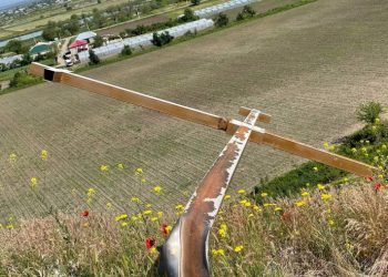 მარნეულში ჯვარი დააზიანეს – ეპარქიაში საგანგებო შეხვედრაა