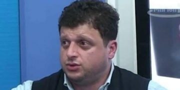 კარფურში ათასობით ადამიანს უშვებენ და საფლავზე 10 ადამიანსაც არა! – ნიკა ნარსია, რომელიც გუშინ სასაფლაოზე დააკავეს, გაათავისუფლეს