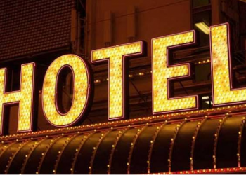 “მოხსნან რეგულაციები” – სასტუმროები იხურება და იყიდება, ხელისუფლება კი შეზღუდვებს ისევ არ ხსნის