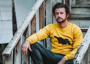 გვა*ვამენ თავზე და ჩვენ არგუმენტად გვყოფნის ვინმე უტვინო ცისანას კომენტარი: -sabertynetshicaa komendandi… – გურამ შეროზია