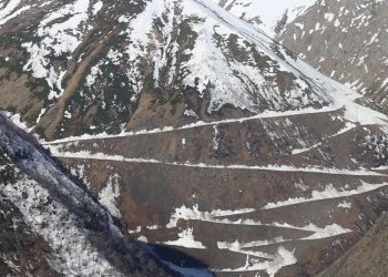 თუშეთში თოვლის გამო გზა დაიკეტა