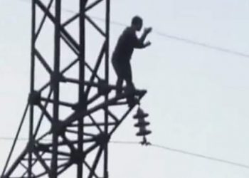 ბიჭი, რომელიც შეყვარებულის გამო თავს იკლავდა, 3020 ლარით დააჯარიმეს – მათ შორის, პირბადის არქონის გამო