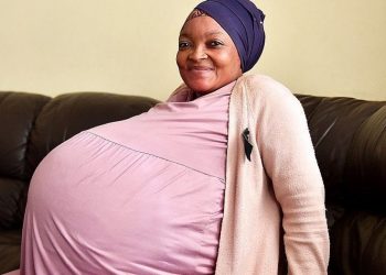 სამხრეთაფრიკელმა ქალმა ათი შვილი გააჩინა