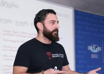 “აუუ რა მაგრად იბაზრა, დაამხო თავზე დებატებიო… საგიჟეთია, გეფიცები… – არჩილ მარშანია