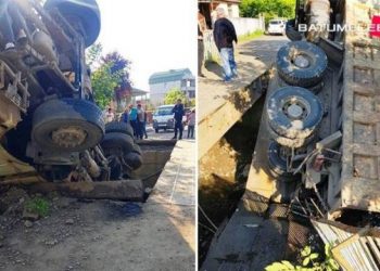 ბათუმში სატვირთოს გადაადგილებისას ხიდი ჩავარდა