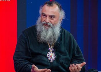 წარმოუდგენელია ბავშვი ისე გაზარდო, რომ ხელიც კი არ შეახო – მეუფე ნიკოლოზი