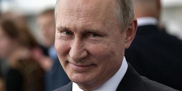 პუტინმა აღიარა, რომელი ვაქცინით აიცრა