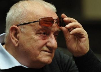 სამოქალაქო პანაშვიდი დღეს მარიონეტების თეატრში გაიმართება – რეზო გაბრიაძეს ხვალ დაკრძალავენ