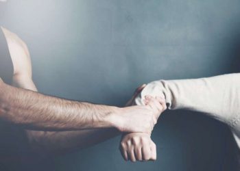 “ვეძებ სამართალს” – 15 წლის მოზარდი წერილს ავრცელებს და მამის მხრიდან ძალადობაზე, მუქარასა და შანტაჟზე საუბრობს