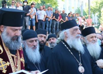 ვლოცულობთ დაშავებული ჟურნალისტებისთვის… ვაფრთხილებდით ელჩებს… – საპატრიარქოს განცხადება