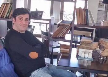 “მასწავლებელმა გოგოს დედა დაიბარა და უთხრა: – მაშა გააცხელე და ხელზე მიადეო… მეორე დღეს ხელშეხვეული იჯდა ის გოგო და…” – დათო სამხარაძე