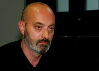 “ყველას ვისაც თეთრი ხალათი აცვია, ან თუნდაც ადრე გეცვათ,  “საველე” ბრძოლისთვის მოვემზადოთ…” – ირაკლი გამყრელიძე