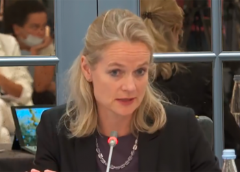 “ნელ-ნელა რუსეთს უახლოვდებიან…” – რატომ გააუქმა შეხვედრები პარლამენტში კრამონმა?