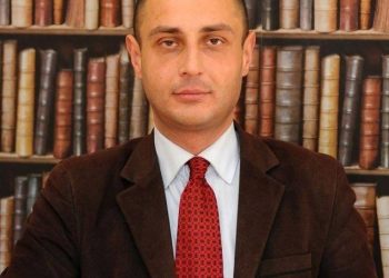 “პარლამენტიც” ვერ დატოვენ… სხეული “პარლამენტში”, სული ბარიკადებზეო !” – ლაშა ჩხარტიშვილი